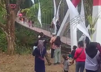 Detik-detik Jembatan Gantung Ambruk Saat Diresmikan Bupati Pangandaran